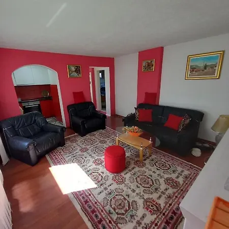 Lari And Klo Sarajewo