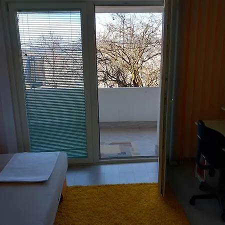 Lari And Klo * Sarajewo