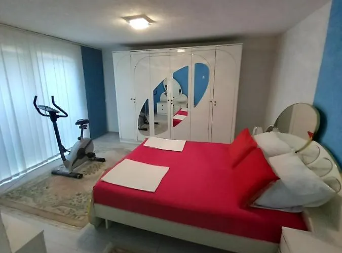 Apartament Lari And Klo *