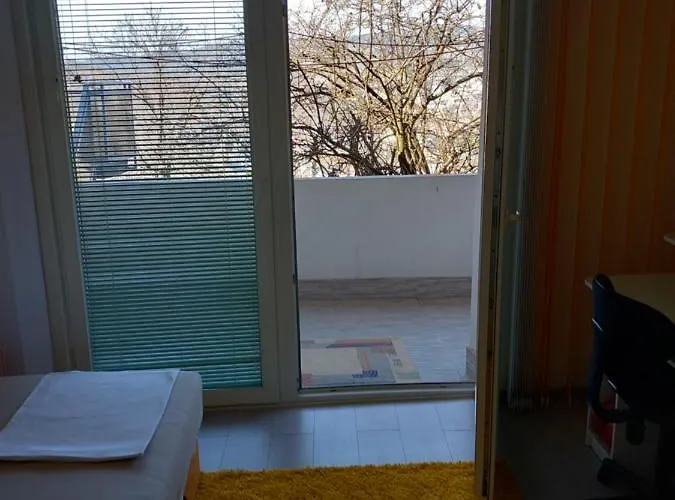 Lari And Klo * Sarajewo